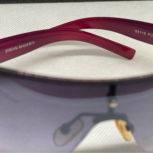 Steve Madden Sunglasses - Picture 7 of 9